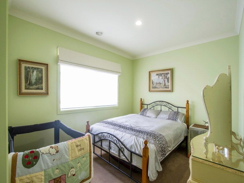 16 Gomms Road, Somerville VIC 3912