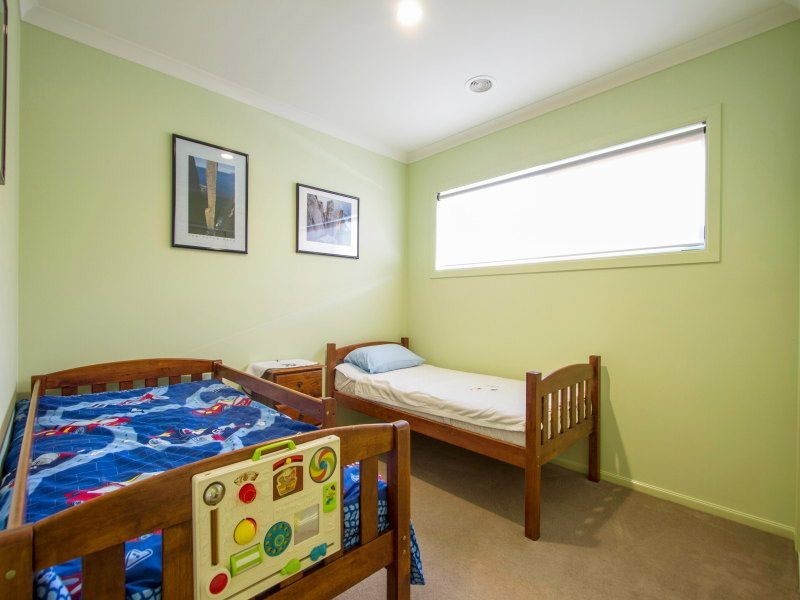16 Gomms Road, Somerville VIC 3912