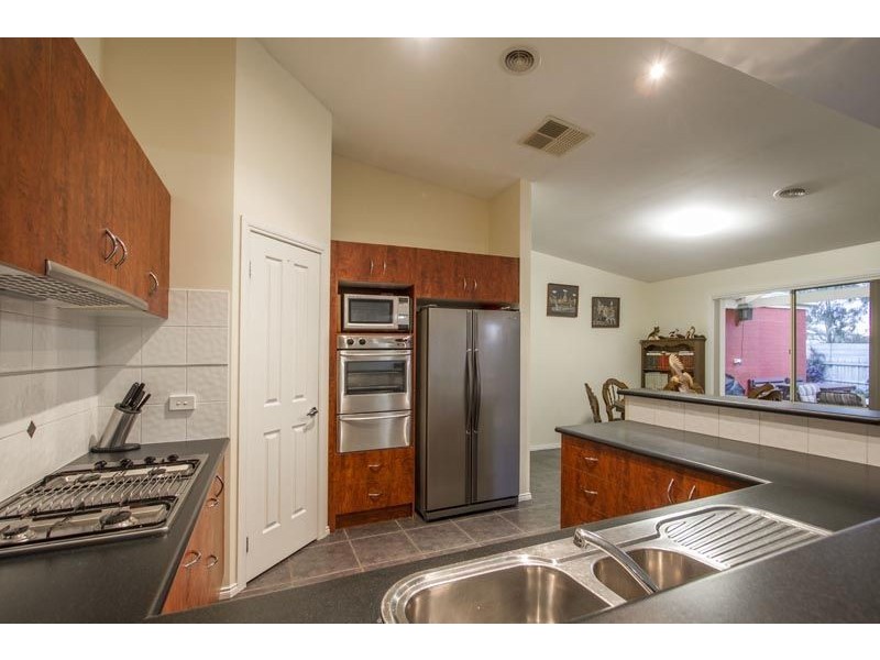 17 Petalnina Close, Somerville VIC 3912