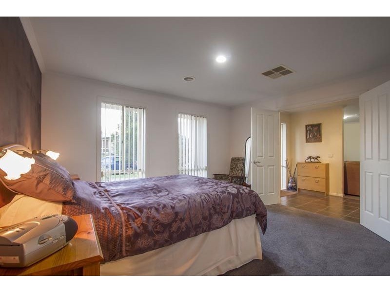 17 Petalnina Close, Somerville VIC 3912