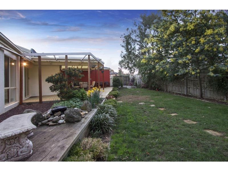 17 Petalnina Close, Somerville VIC 3912