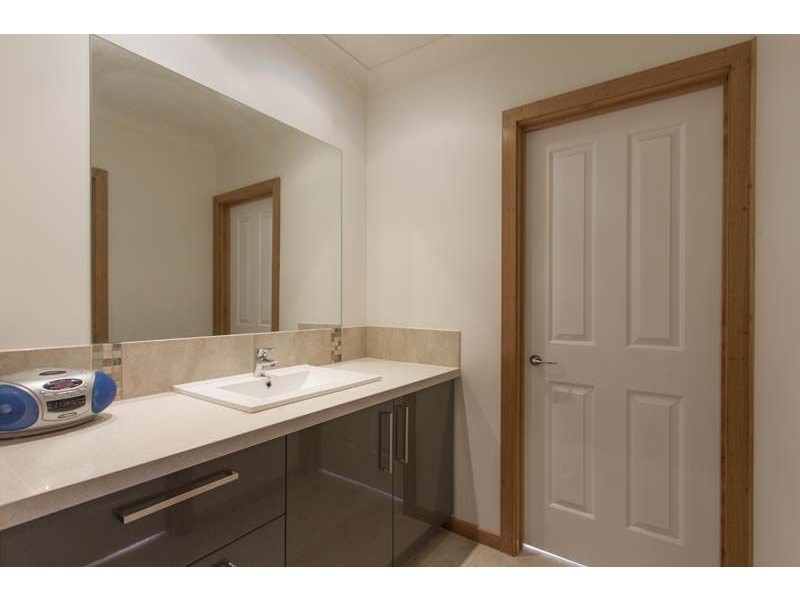 5 Maurandra Close, Hastings VIC 3915