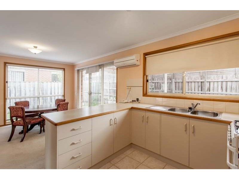 2/51 Guelph Street, Somerville VIC 3912