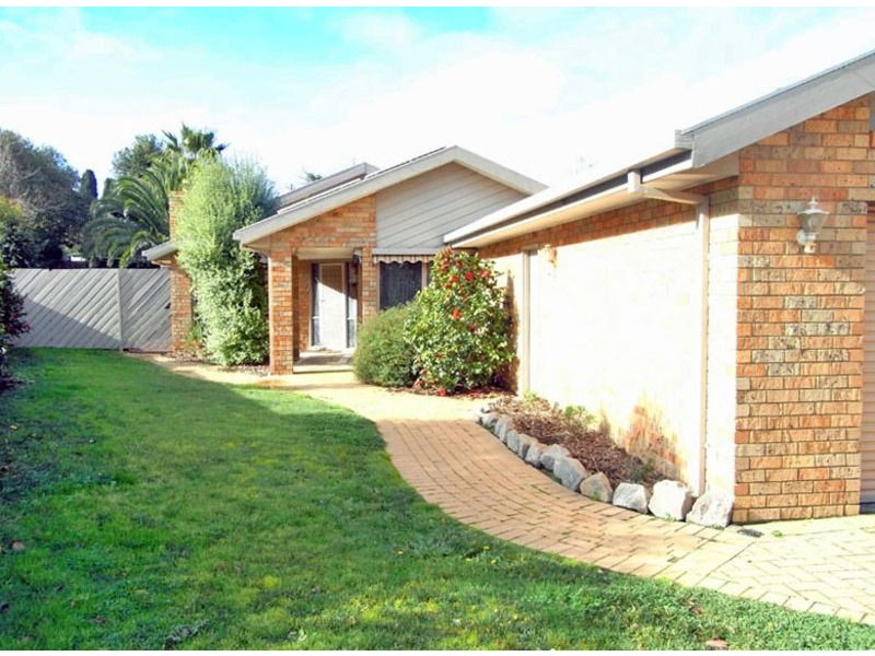 9 Elaine Crt, Somerville VIC 3912