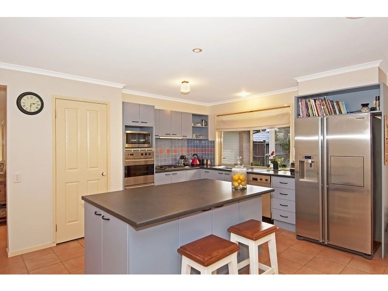 2 Black Wattle Place, Somerville VIC 3912