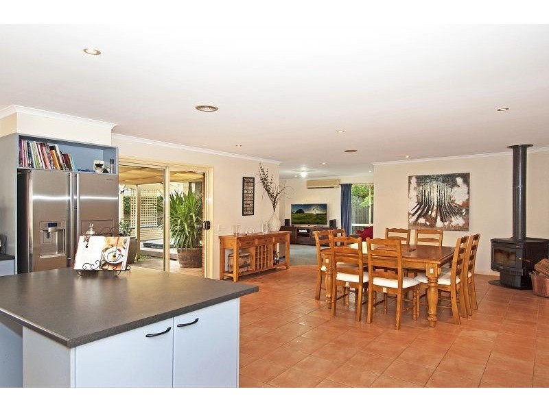 2 Black Wattle Place, Somerville VIC 3912