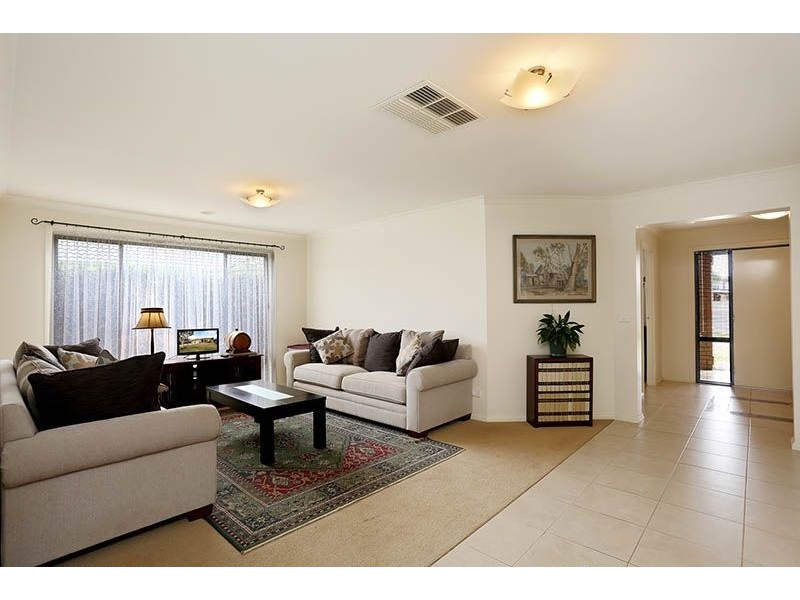14 Windrest Place, Hastings VIC 3915