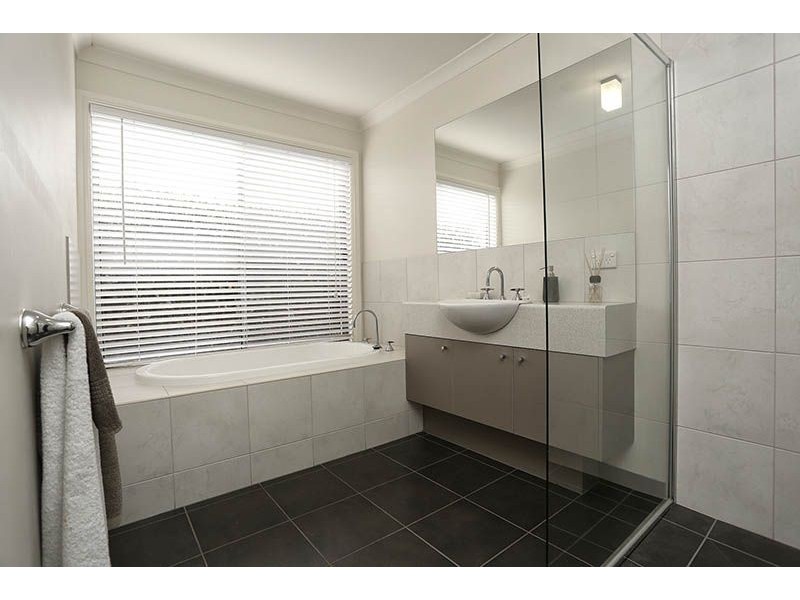 14 Windrest Place, Hastings VIC 3915