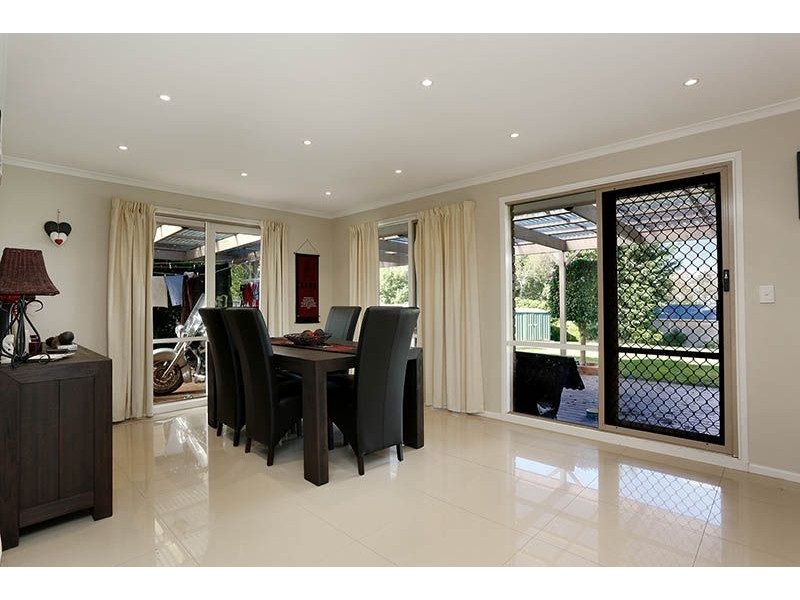 4 The Outlook, Somerville VIC 3912