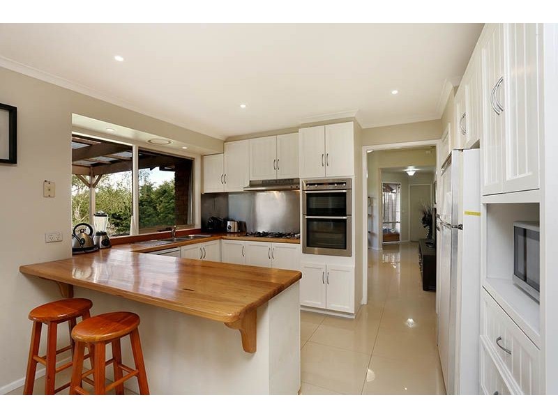 4 The Outlook, Somerville VIC 3912