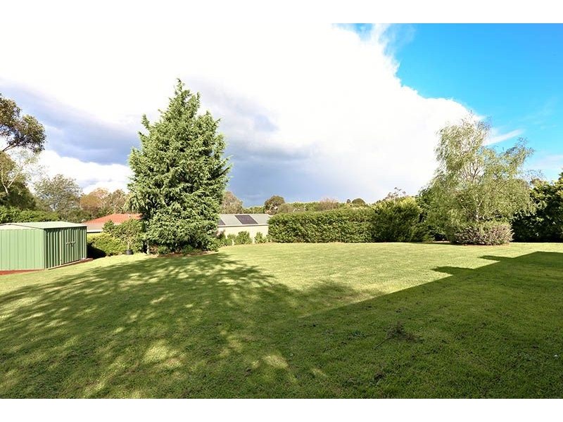 4 The Outlook, Somerville VIC 3912