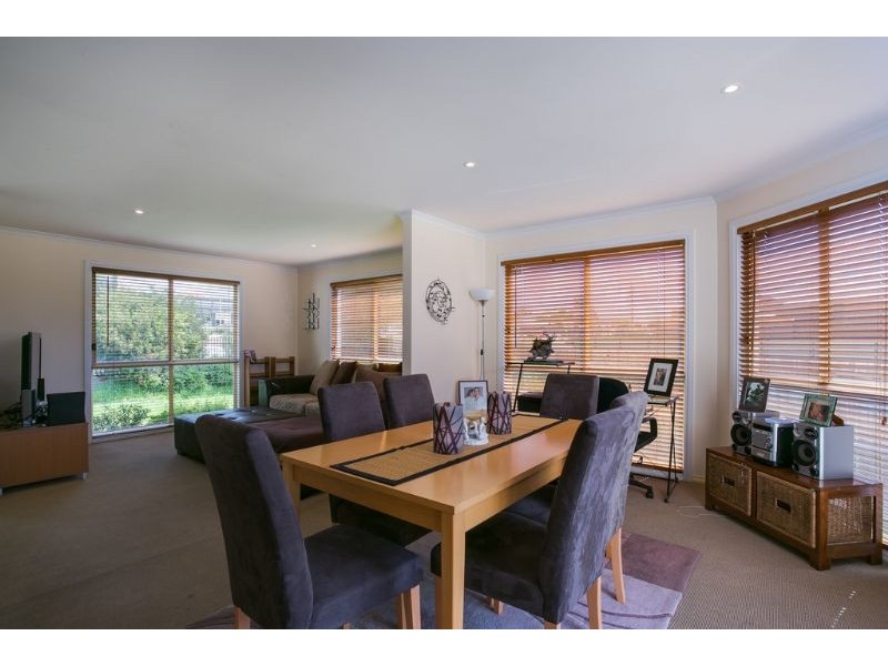 1/28 Eramosa Road West, Somerville VIC 3912