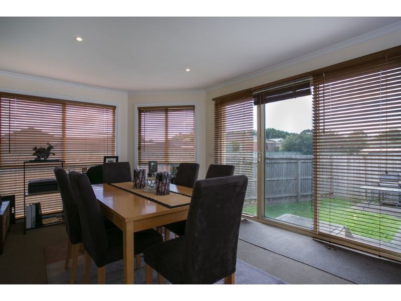 1/28 Eramosa Road West, Somerville VIC 3912