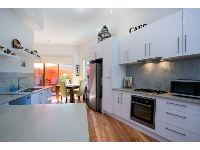 3/4 Rochester Road, Somerville VIC 3912