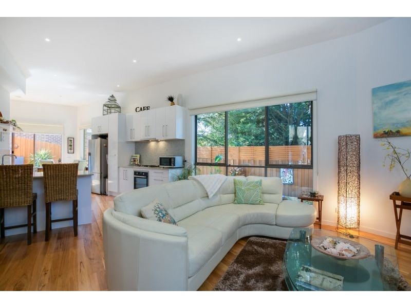 3/4 Rochester Road, Somerville VIC 3912