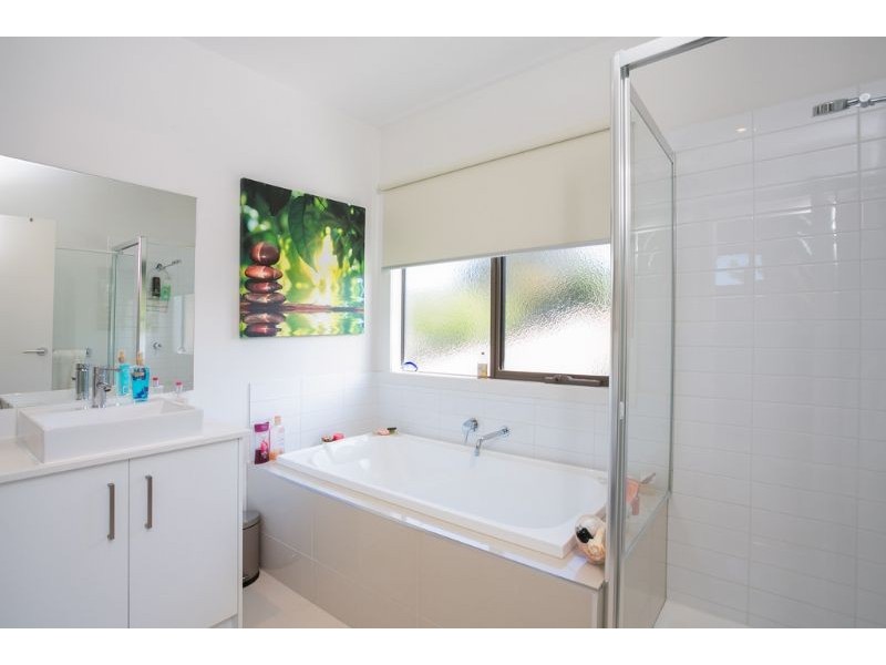 3/4 Rochester Road, Somerville VIC 3912