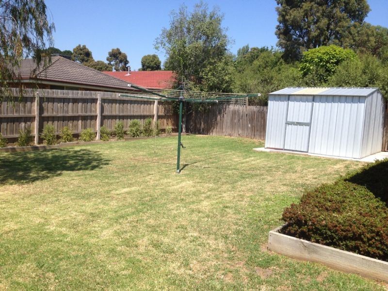 11 One Chain Rd, Somerville VIC 3912