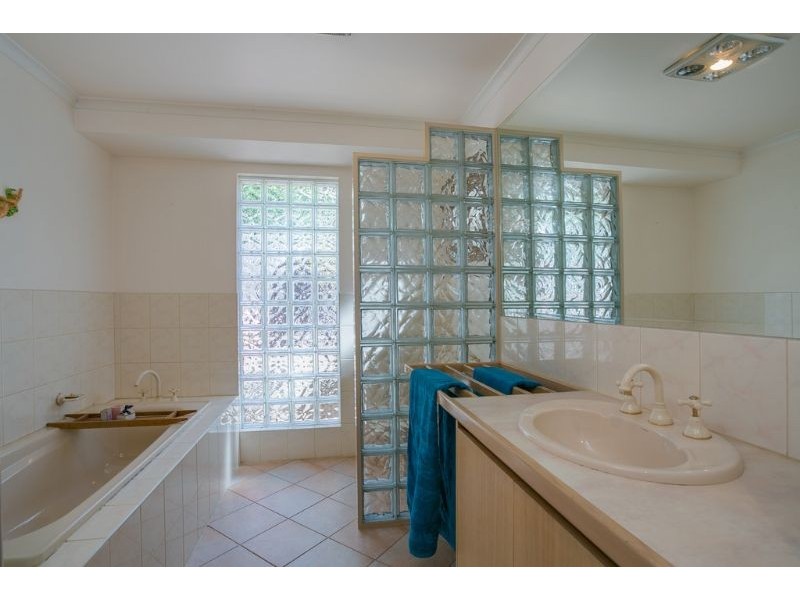 9 Elaine Court, Somerville VIC 3912