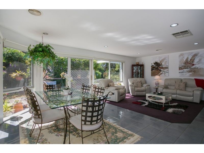 8 Elaine Court, Somerville VIC 3912