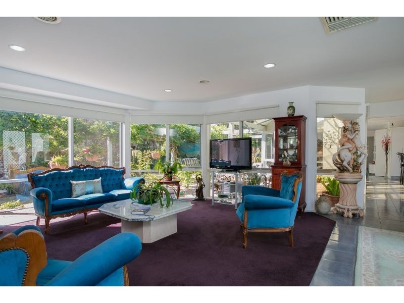 8 Elaine Court, Somerville VIC 3912