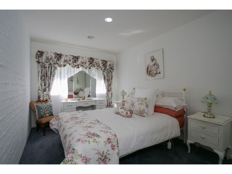 8 Elaine Court, Somerville VIC 3912