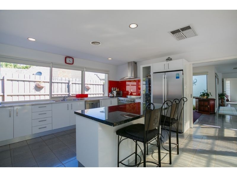 8 Elaine Court, Somerville VIC 3912