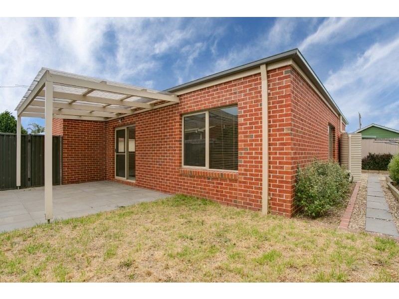 2/1 Forest Drive, Somerville VIC 3912