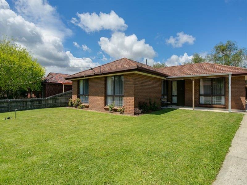 13 Deanswood Drive, Somerville VIC 3912