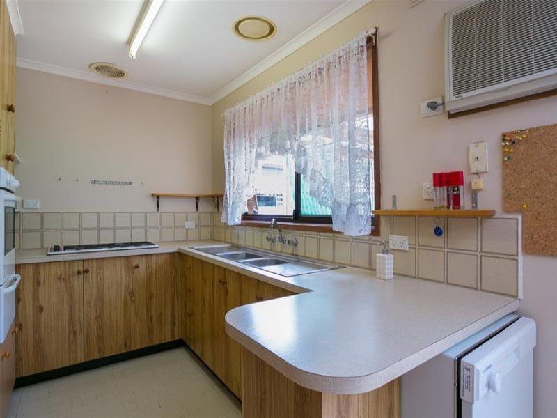 13 Deanswood Drive, Somerville VIC 3912