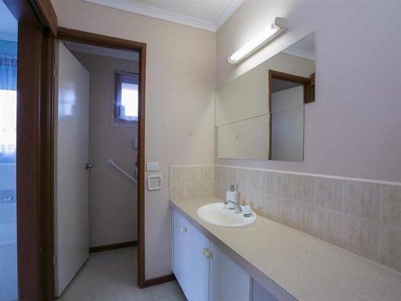 13 Deanswood Drive, Somerville VIC 3912