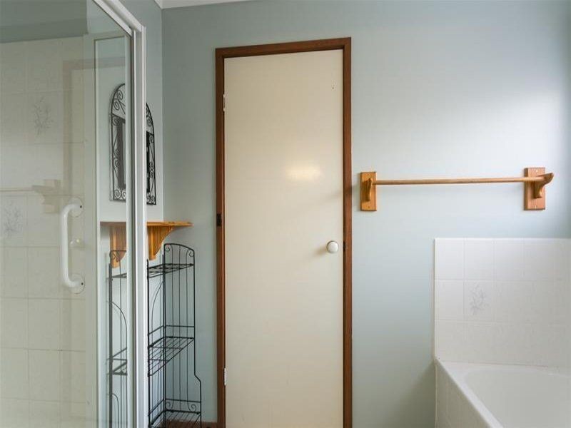 13 Deanswood Drive, Somerville VIC 3912