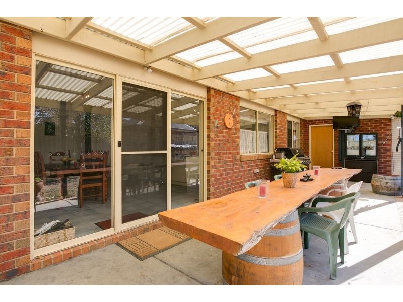 166 Clarendon Drive, Somerville VIC 3912