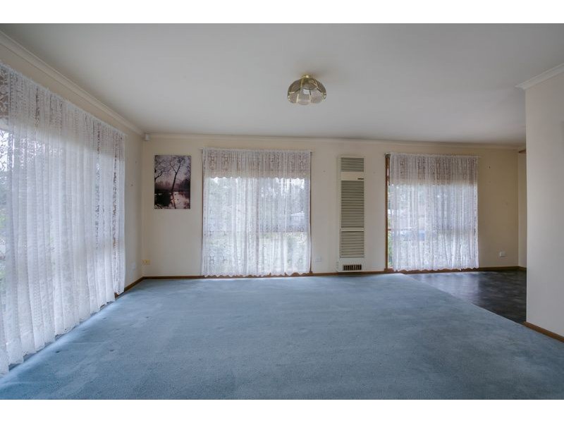 71 Clarendon Dve, Somerville VIC 3912