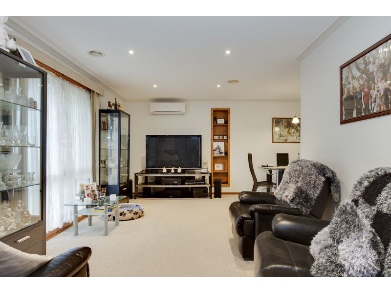 23 Clairmont Close, Somerville VIC 3912