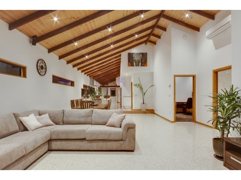 53 Glenalva Parade, Cannons Creek VIC 3977