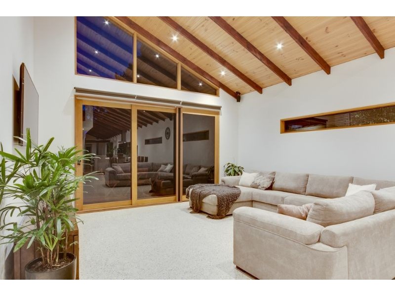 53 Glenalva Parade, Cannons Creek VIC 3977