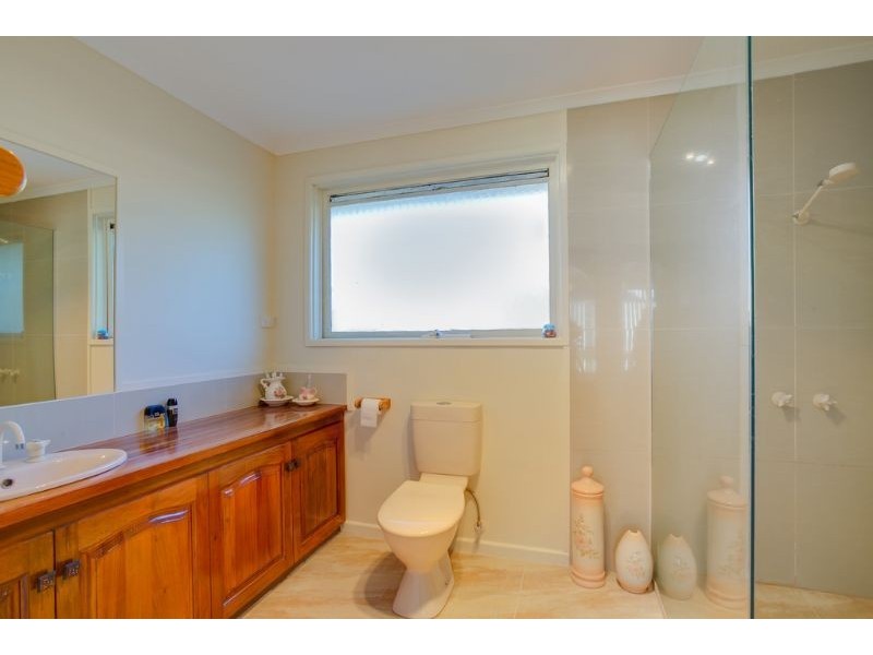 12 Clifford Drive, Tyabb VIC 3913