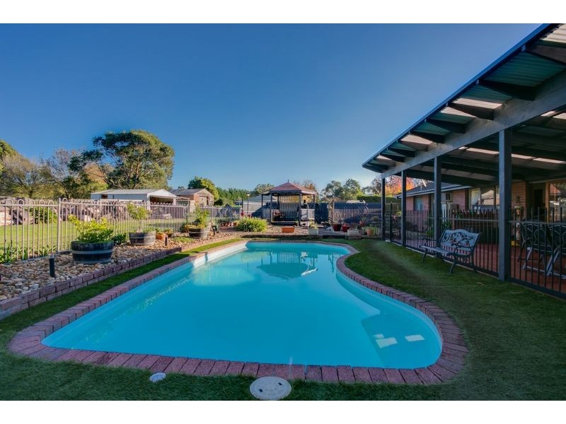 12 Clifford Drive, Tyabb VIC 3913