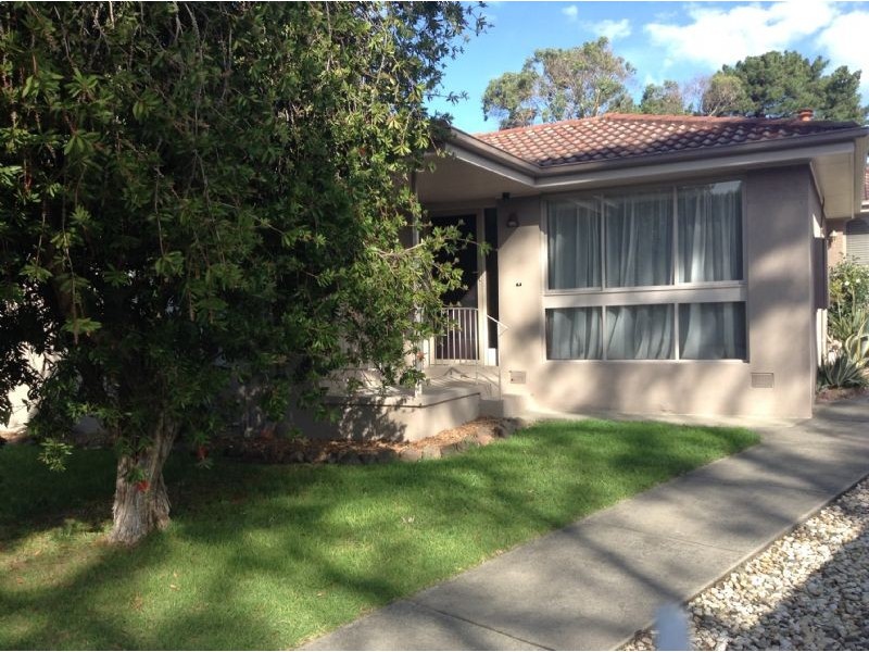 1/4 Clarinda St, Somerville VIC 3912