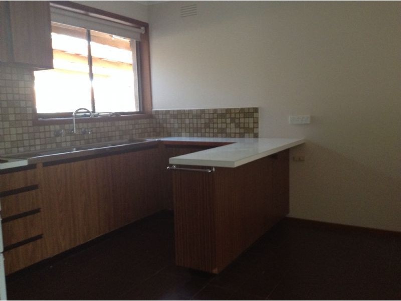 1/4 Clarinda St, Somerville VIC 3912