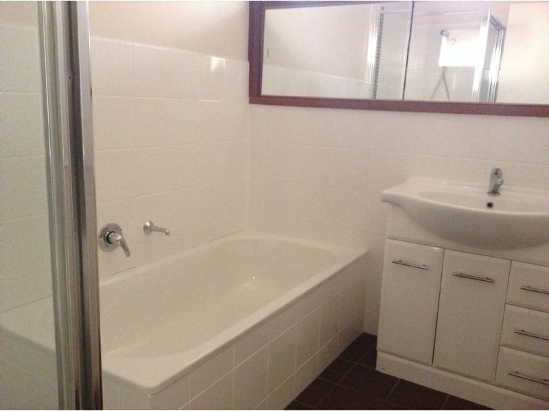 1/4 Clarinda St, Somerville VIC 3912