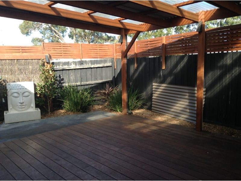 1/4 Clarinda St, Somerville VIC 3912