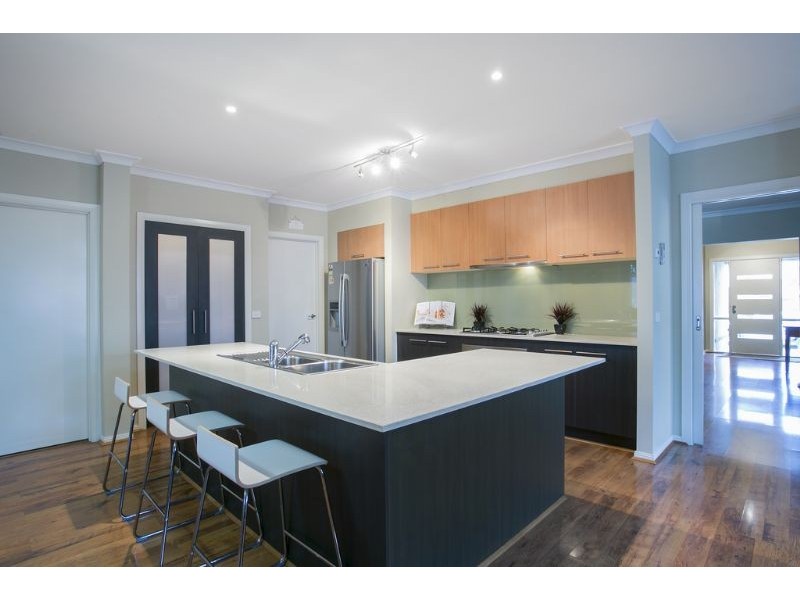 11 Mitch Court, Somerville VIC 3912