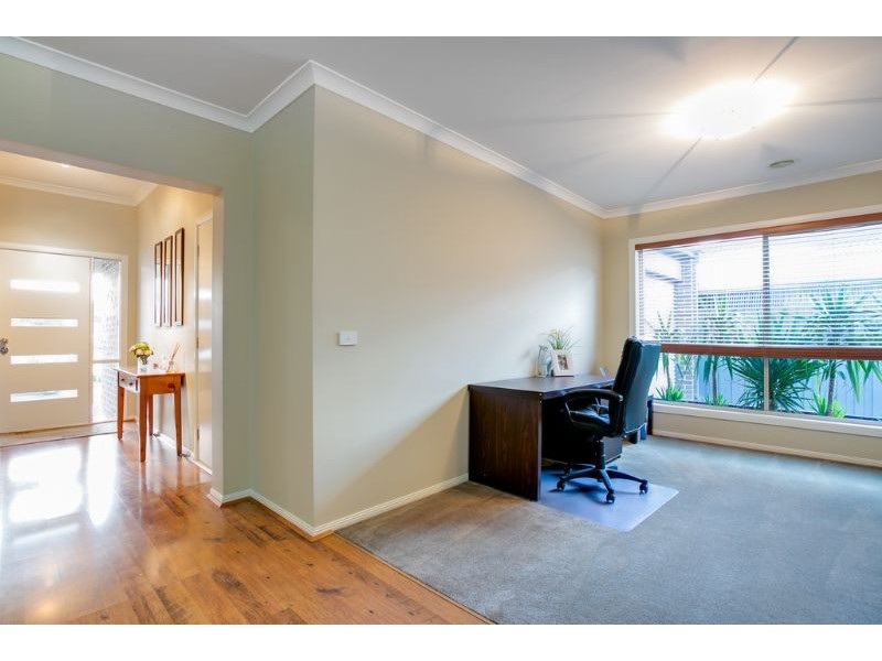 11 Mitch Court, Somerville VIC 3912