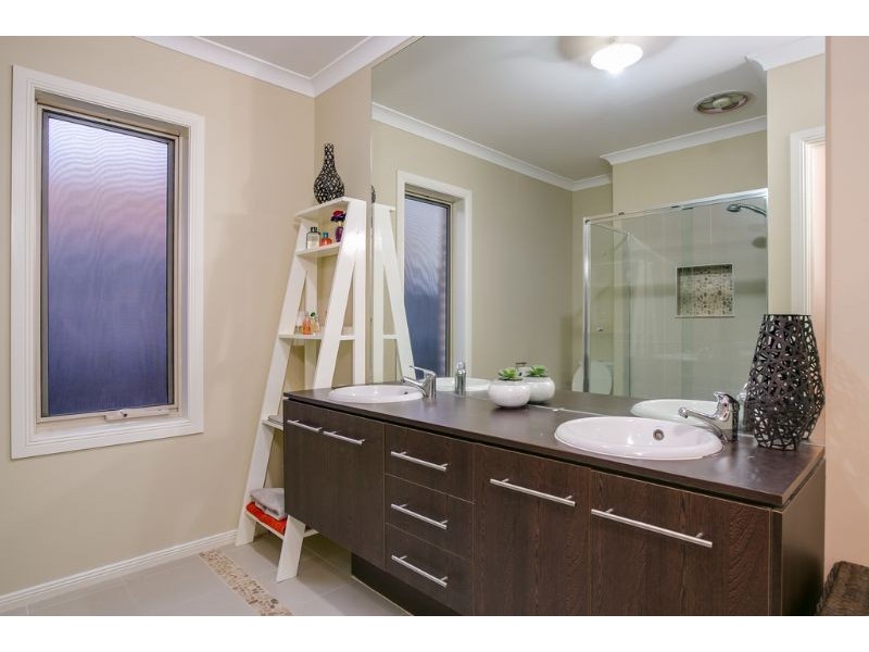 11 Mitch Court, Somerville VIC 3912