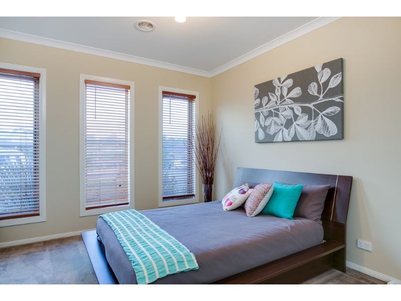 11 Mitch Court, Somerville VIC 3912