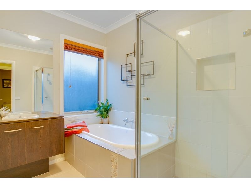 11 Mitch Court, Somerville VIC 3912