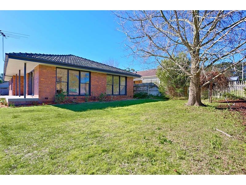 4 Sinclair Street, Somerville VIC 3912