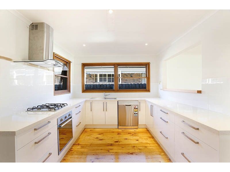 4 Sinclair Street, Somerville VIC 3912