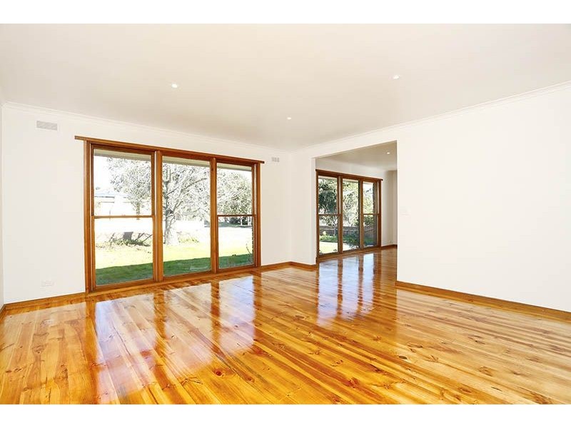 4 Sinclair Street, Somerville VIC 3912